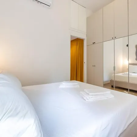 Duomo-porta Venezia Luxury Apartamento Milão